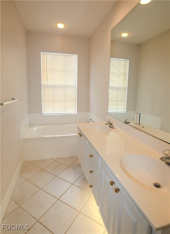 Building Photo - 5823 Cove Cir