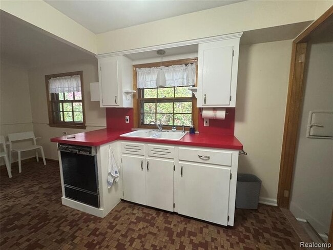 Building Photo - 6 Danvers Ln