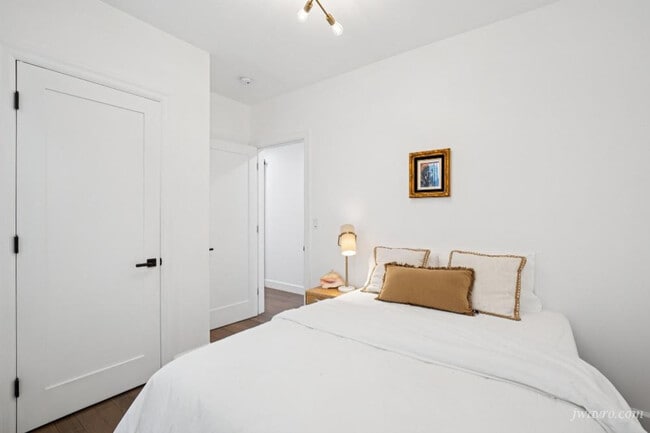 Building Photo - 919 Vallejo St