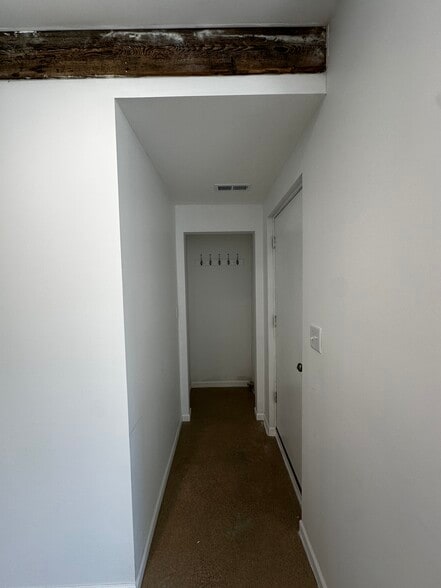 Building Photo - 2022 N Kedzie Ave