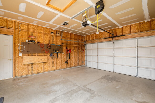 Building Photo - 8312 N Warwick Ct