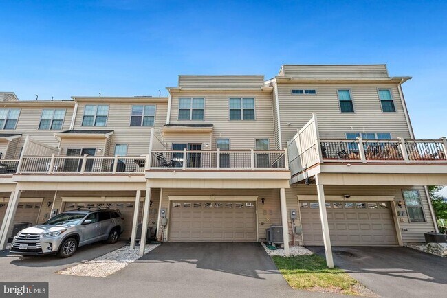 Building Photo - 43176 Witham Square