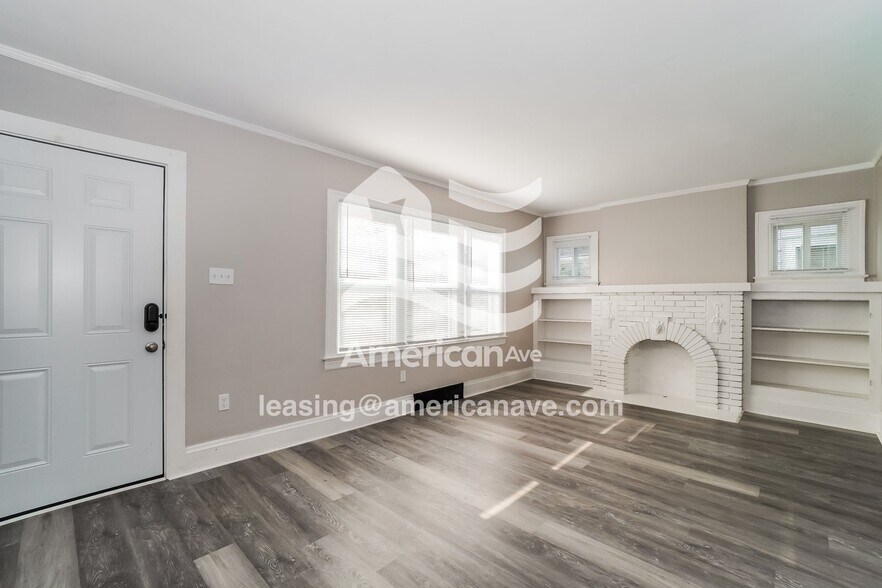 Building Photo - 384 Grace Ave