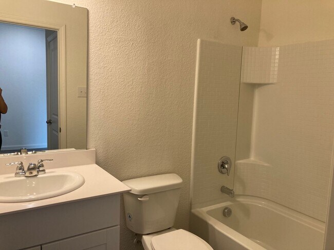 Building Photo - 3 Bedroom 2 Bath 1 Story-House for Lease i...