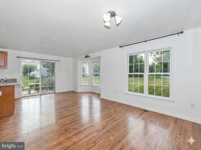 Building Photo - 13908 Greenfield Ave