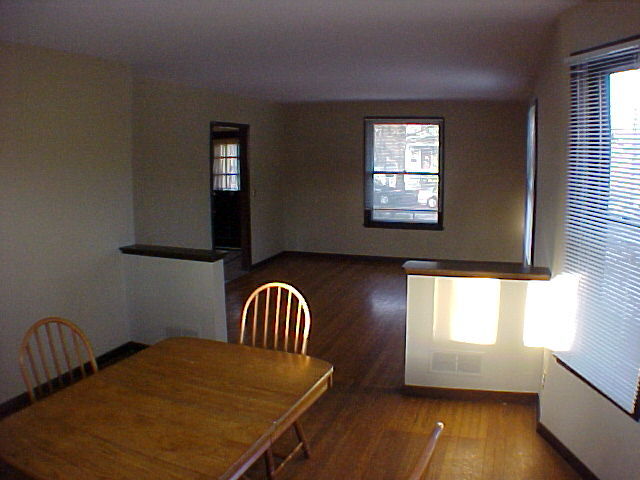 Building Photo - 557 S Ashley St