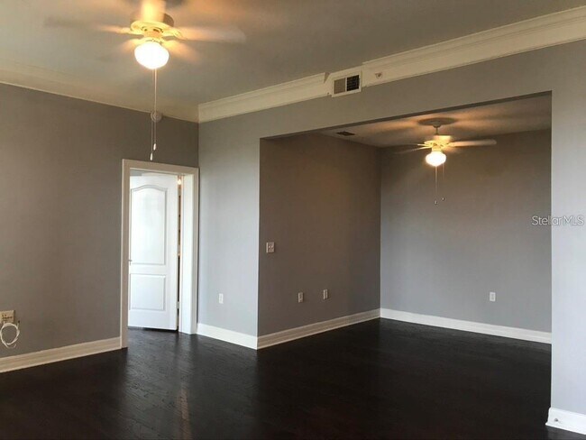 Building Photo - 501 Mirasol Cir