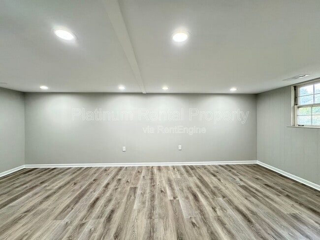 Building Photo - 908 Pinecrest Cove