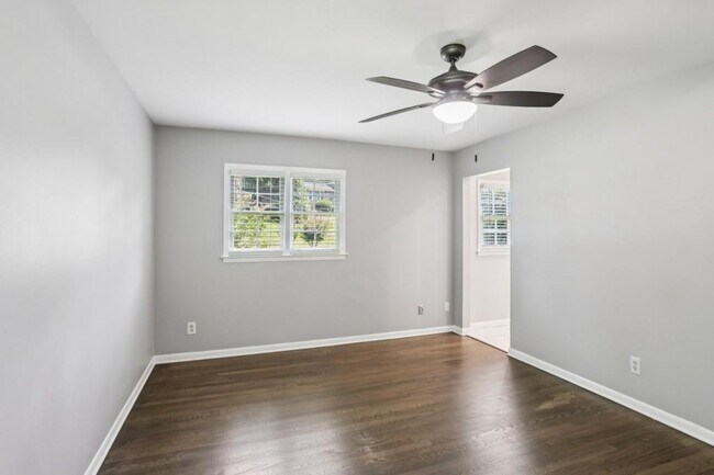 Building Photo - 2647 Hatfield Cir SE