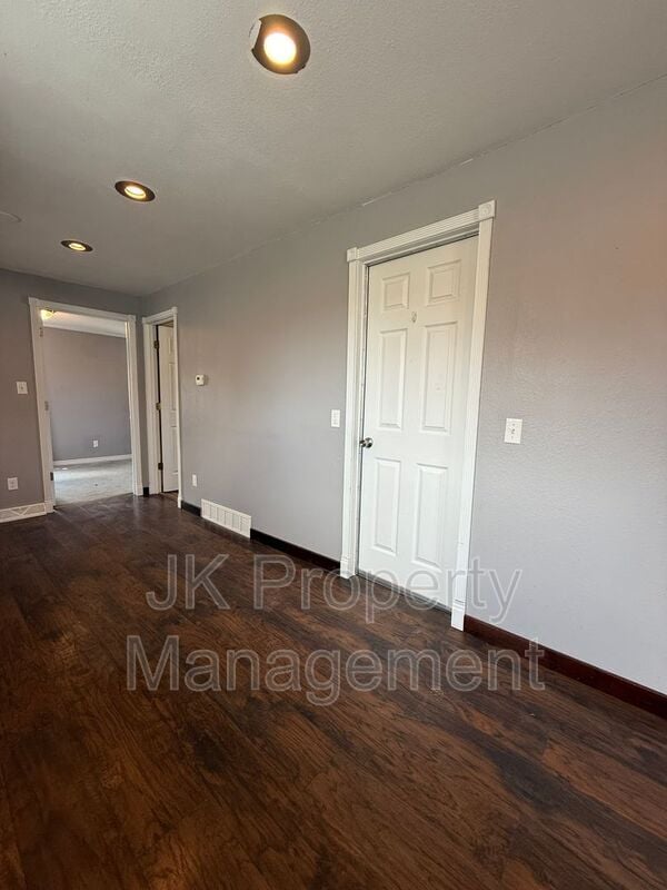 Building Photo - 3625 2nd Ave N