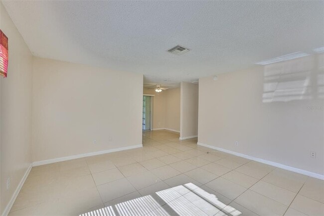 Building Photo - 11507 Valencia Dr