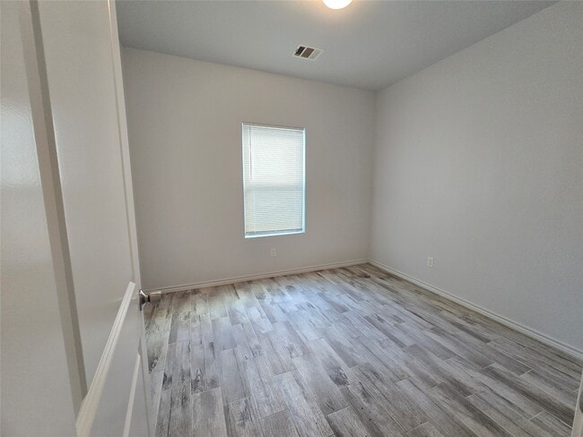 Building Photo - 4410 Larkspur St