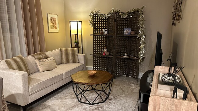 Building Photo - 1373 Idaho St