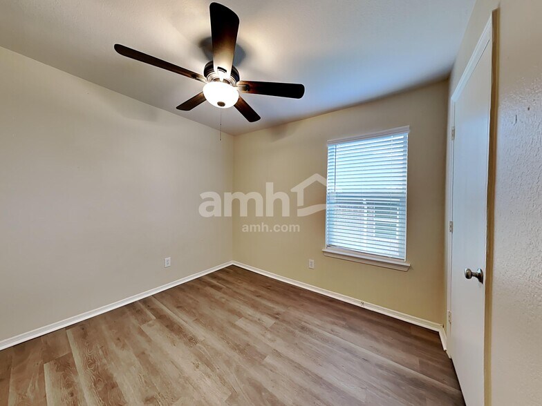 Building Photo - 270 Adobe Terrace S