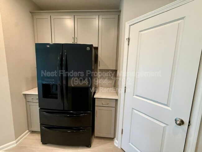 Building Photo - 427 Brandon Lks Dr