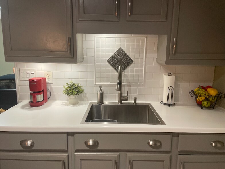 Building Photo - 937 Edgewater Cir