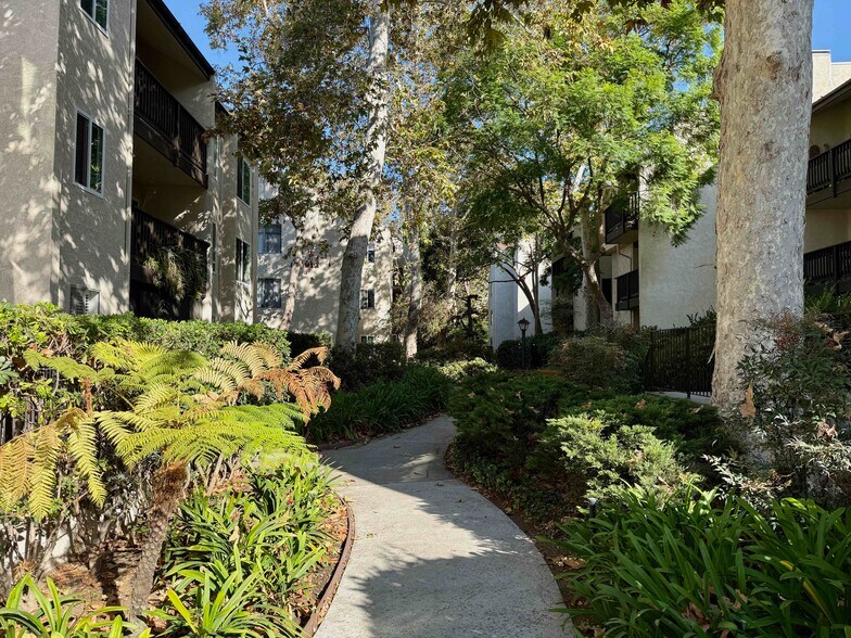 Building Photo - 14302 Summertime Ln