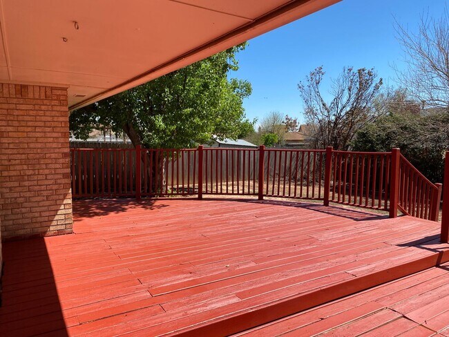 Building Photo - 2312 Shadowlake Dr