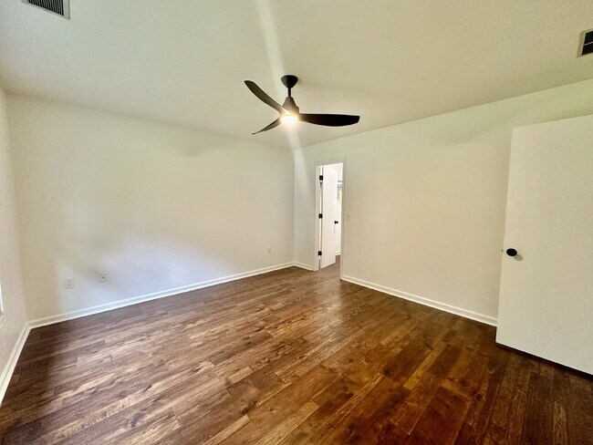 Building Photo - Completely Remodeled Ranch Style Home in the Heart of Downtown Bluffton and no HOA!