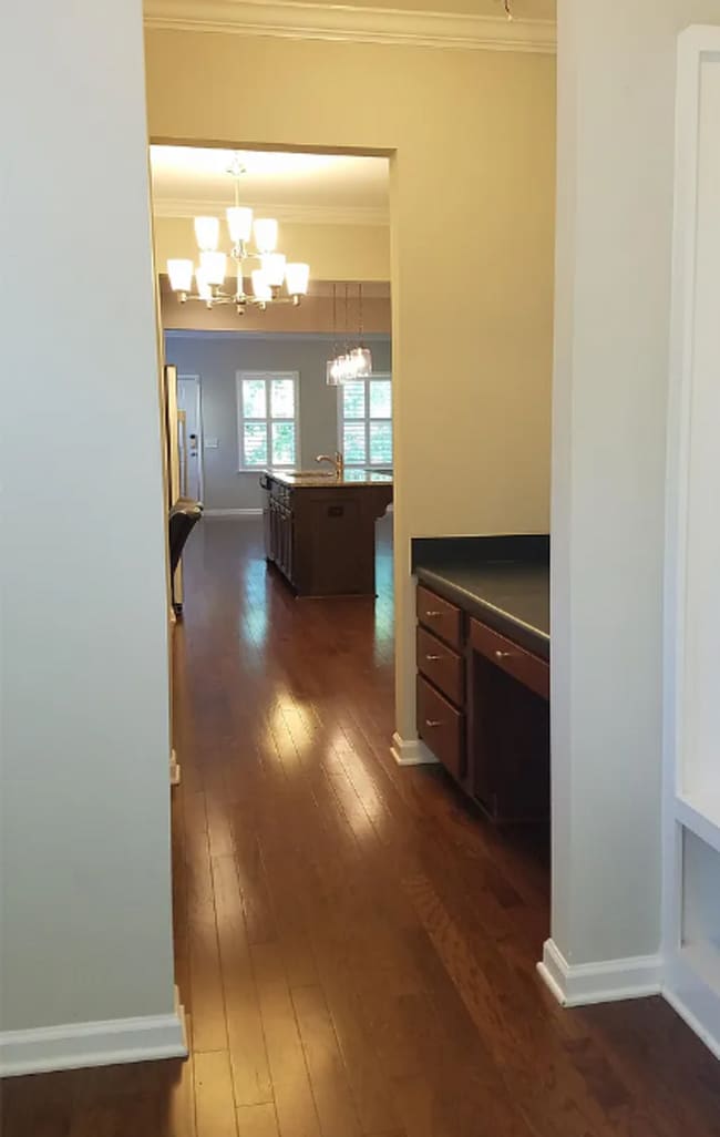 Building Photo - Modern End-Unit Townhome in Branch Creek –...