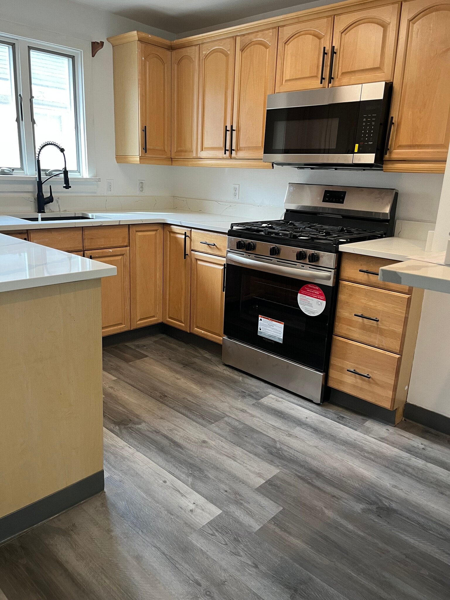 Building Photo - 337 Saint Lawrence Ave