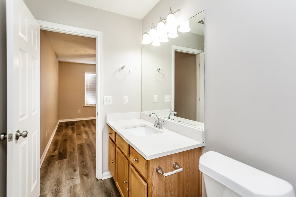 Building Photo - 205 Silver Ridge Dr