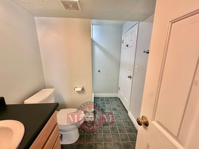 Building Photo - 4 Bed 3.5 Bath Beautiful Home In Sandy