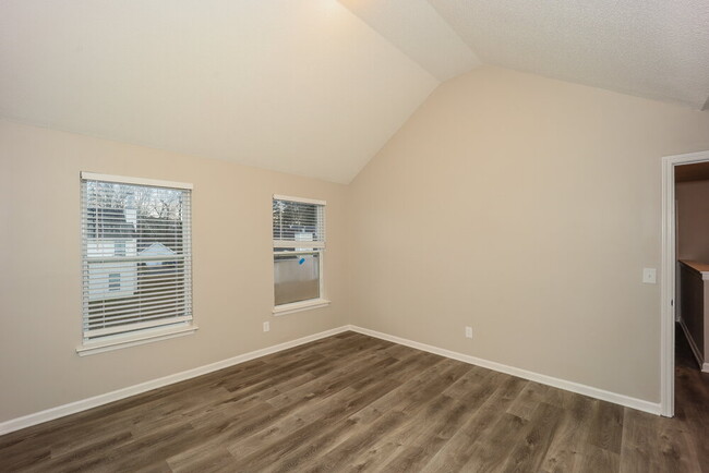 Building Photo - 6076 Trotters Cir