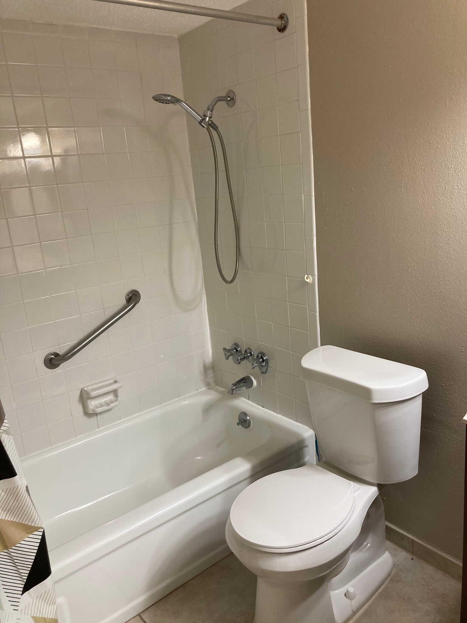 Second bathroom with accessible features - 3320 N Arnoult Rd