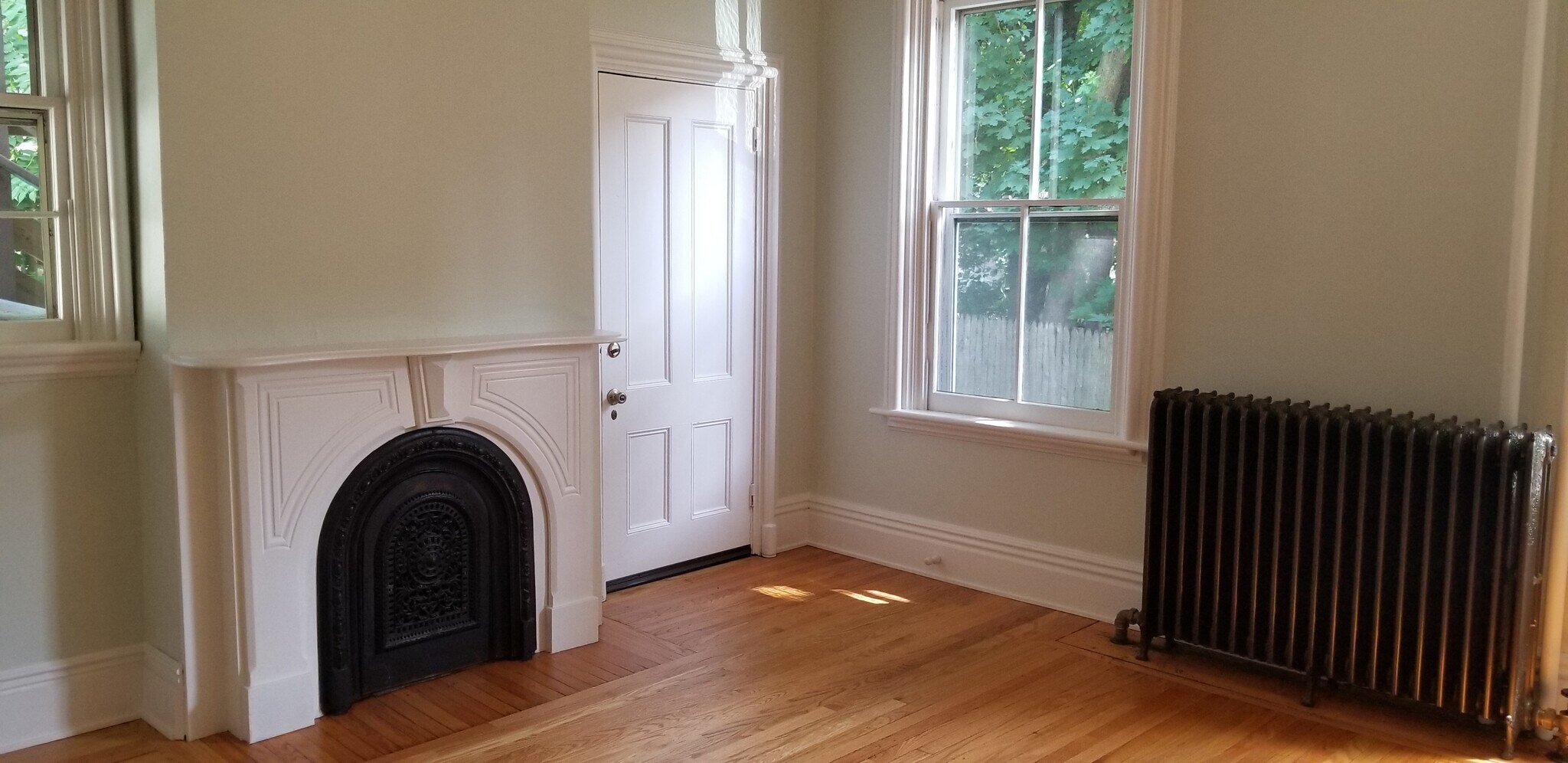 Building Photo - 11 N Clover St