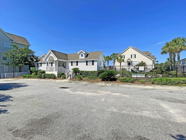 Building Photo - 544 McLernon Trce