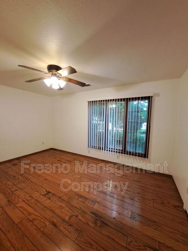Building Photo - 6690 N Feland Ave