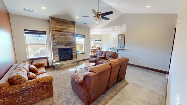 Building Photo - Partially Furnished Home