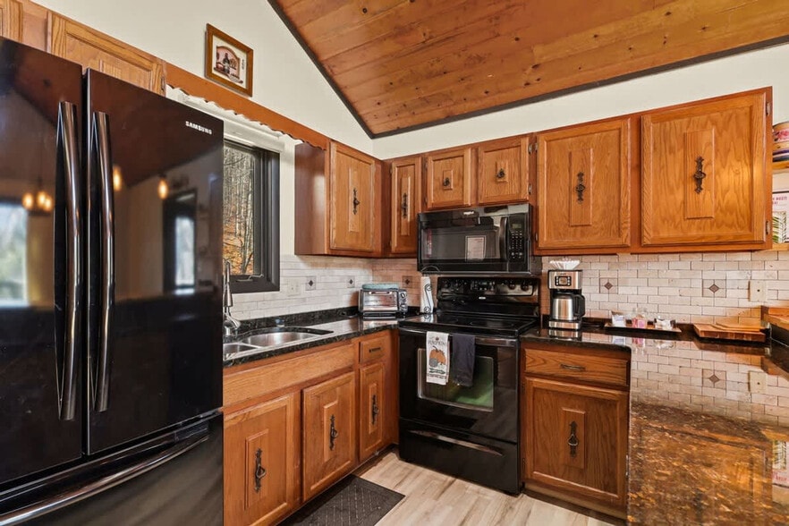 Building Photo - 122 Lower Grouse Ridge Rd