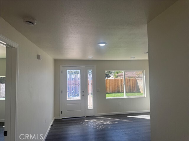 Building Photo - 10337 Mull Ave
