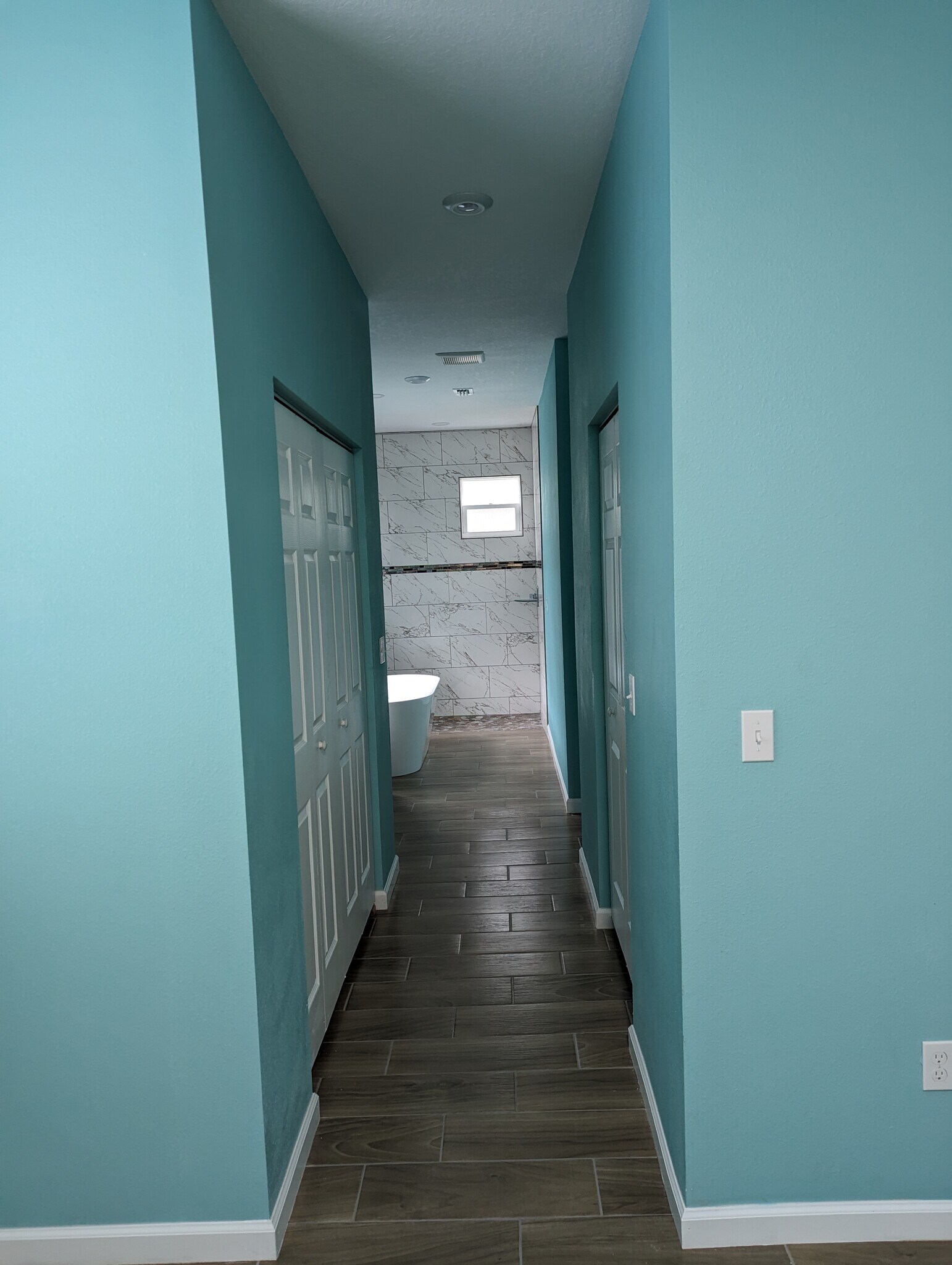 Building Photo - 2010 Seminole Blvd S