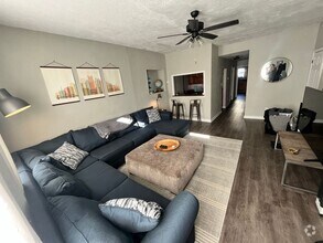 Building Photo - North Shore - 4 BR, 2 Bath with High-End K...
