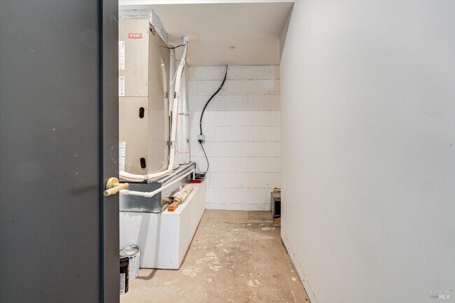 Building Photo - 1580 Clear Ridge Dr