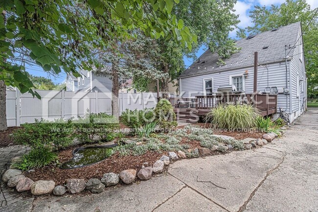 Building Photo - 612 S Dorchester Ave