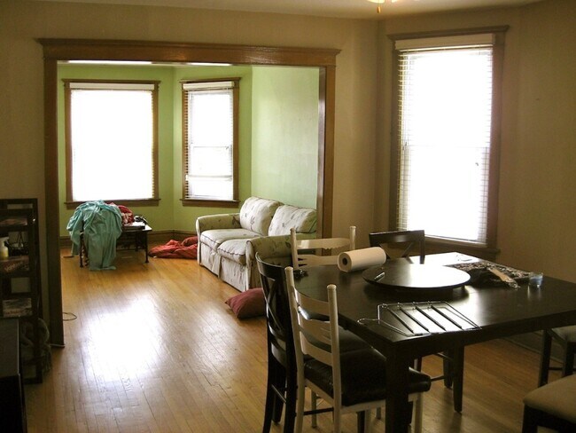 Building Photo - 1414 W Henderson St