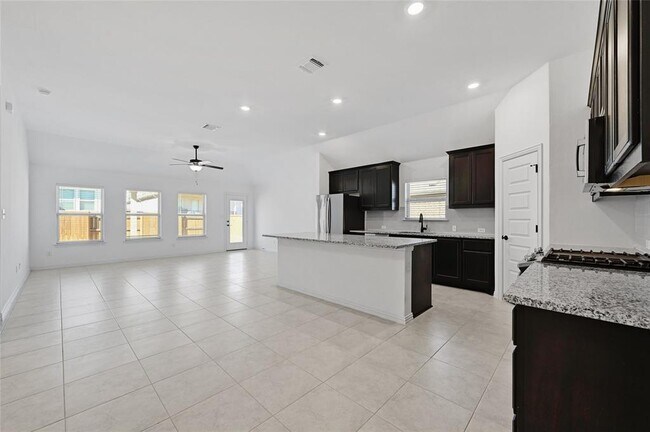 Building Photo - 160 Fawn Riv Run