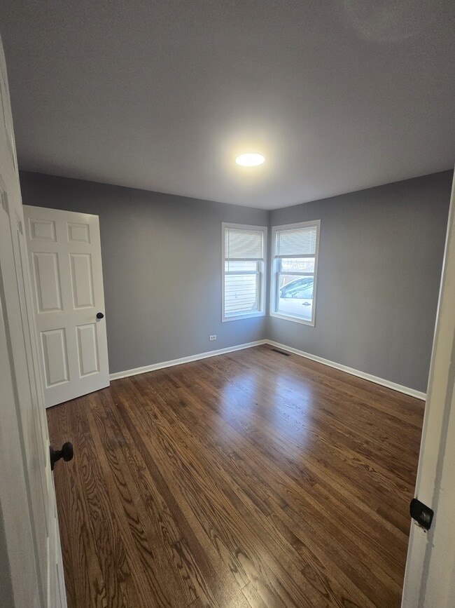 Building Photo - 22 N Lewis Ave