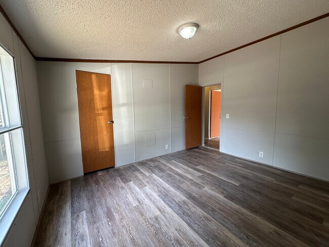 Building Photo - 252 Cobb Rd