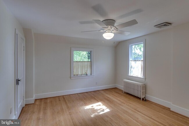 Building Photo - 2508 Davis Ave