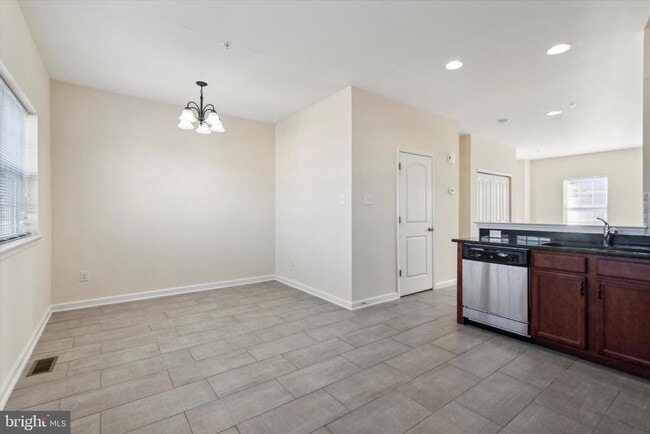 Building Photo - 145 Mercer Ct