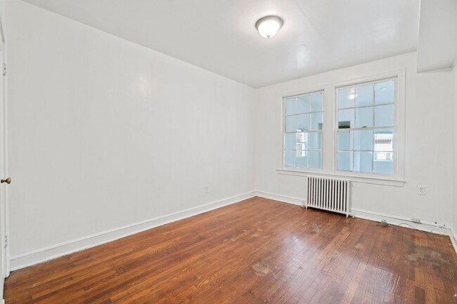 Building Photo - Charming 2 Bedroom Apartment in the Beauti...
