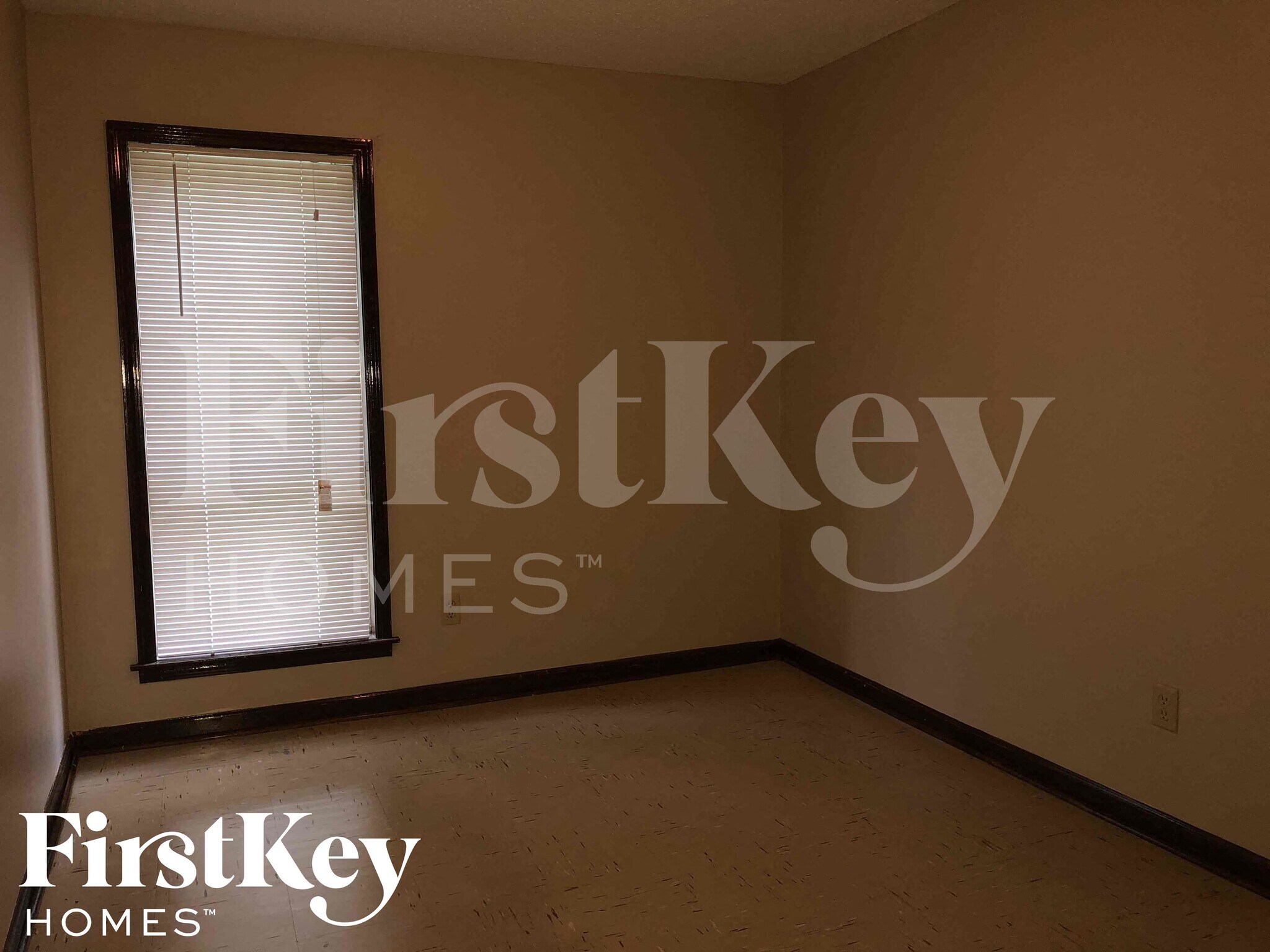 Building Photo - 4335 Sunnyslope Dr