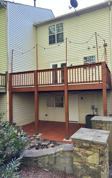 Building Photo - 2953 Lexington Trace Dr SE