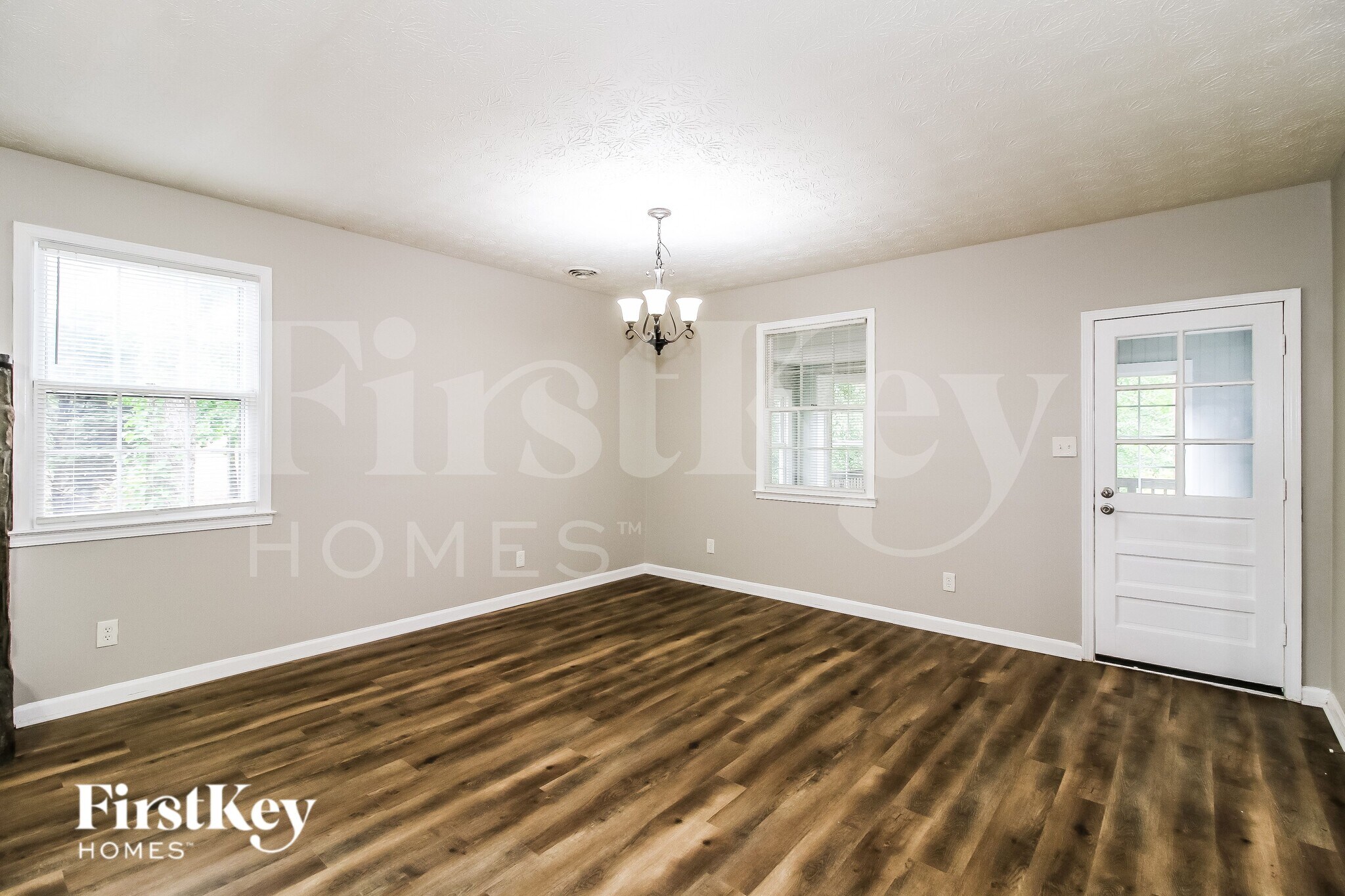 Building Photo - 165 Fireside Way