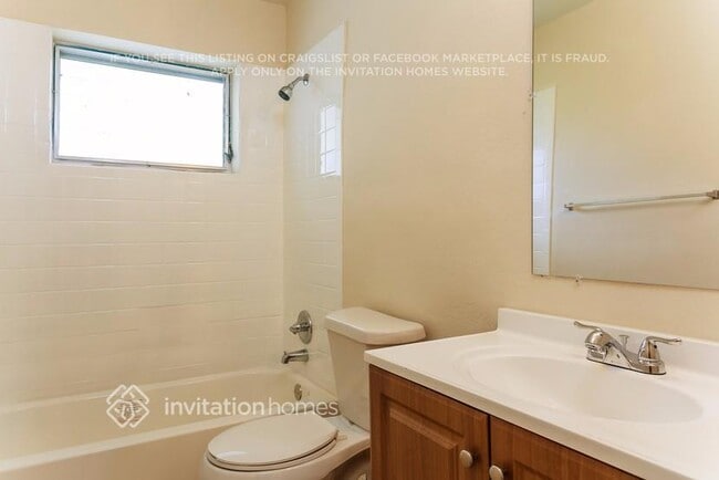 Building Photo - 17805 NE 7th Ct